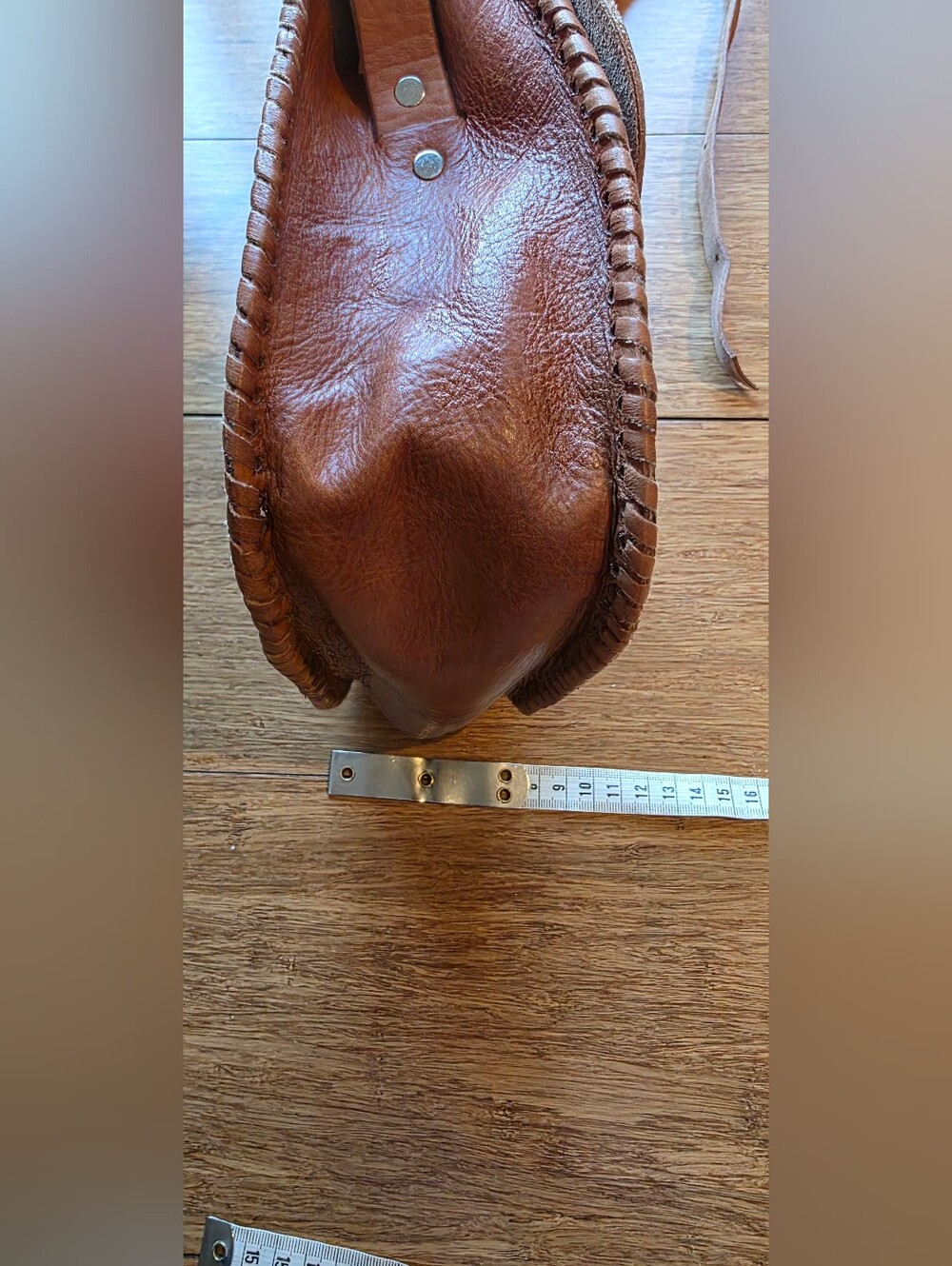 Handcrafted Leather Crossbody Bag in Tan - Picture 2 of 7